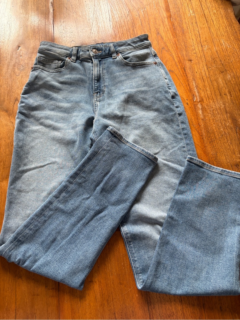 American Eagle Outfitters High-Rise Light Blue Straight Jeans